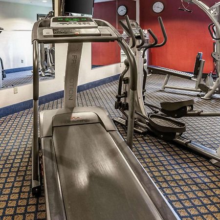 Quality Inn & Suites Seville Экстерьер фото