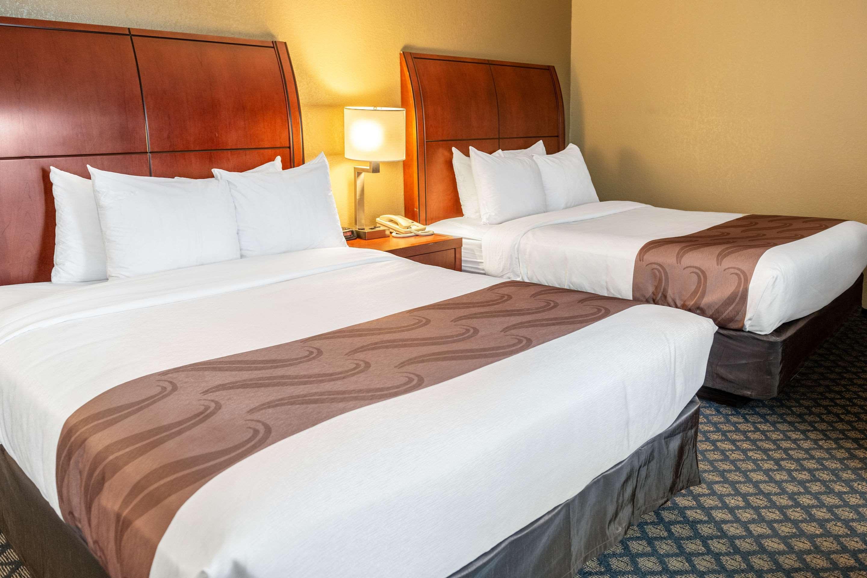 Quality Inn & Suites Seville Экстерьер фото