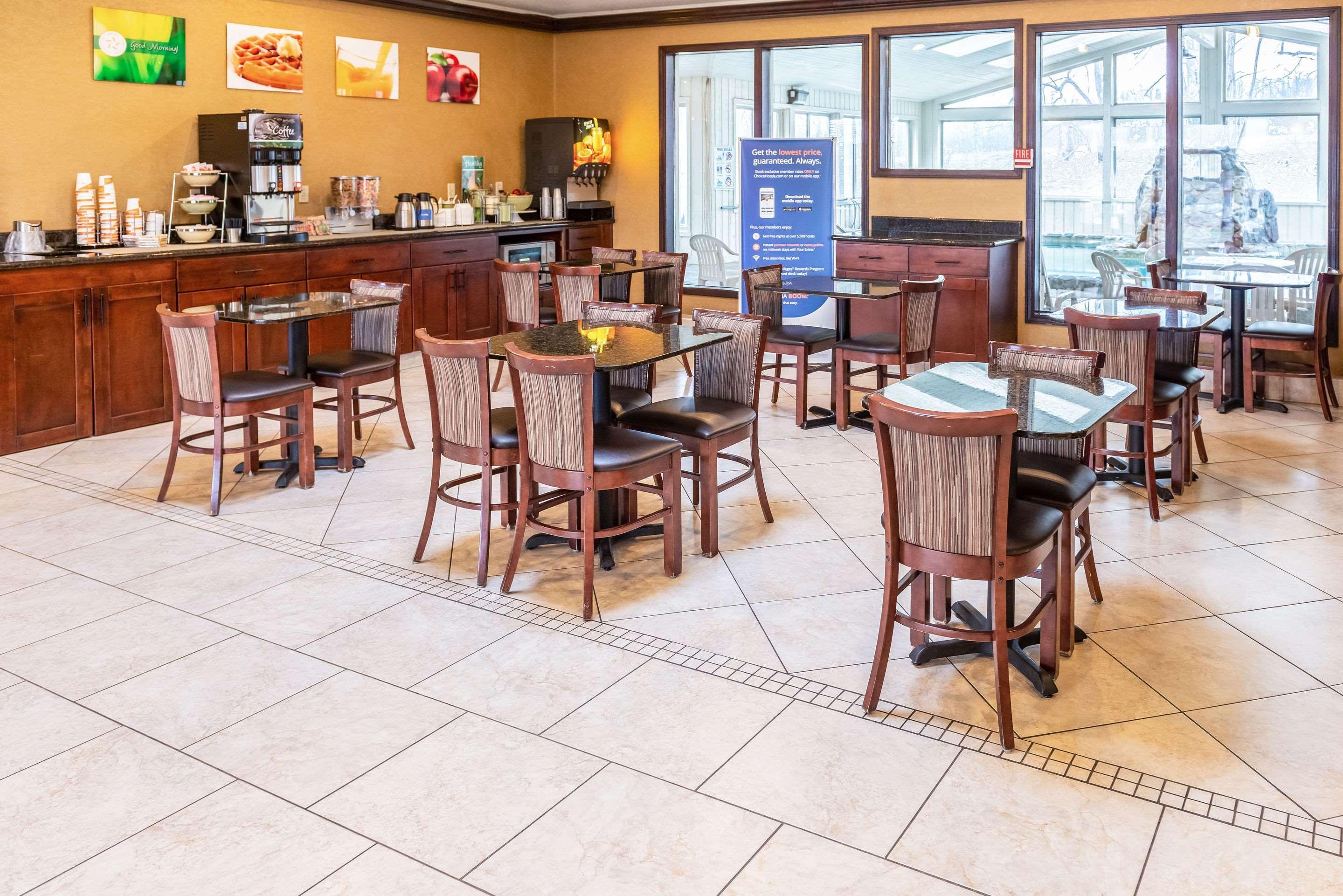 Quality Inn & Suites Seville Экстерьер фото