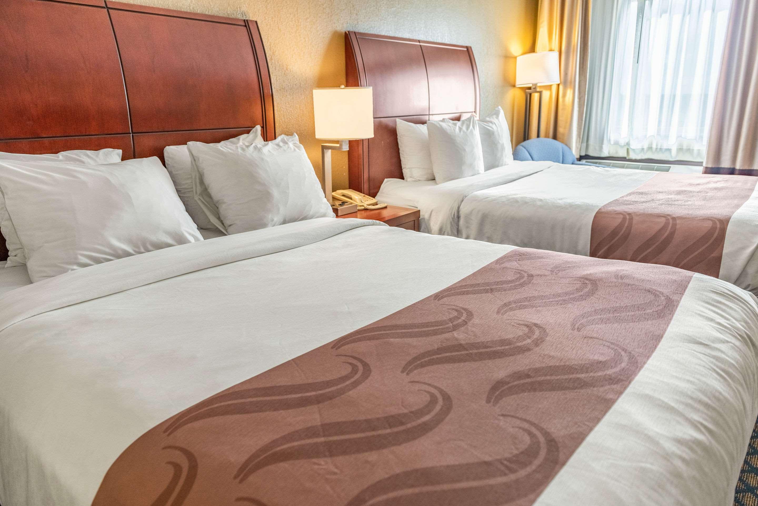 Quality Inn & Suites Seville Экстерьер фото