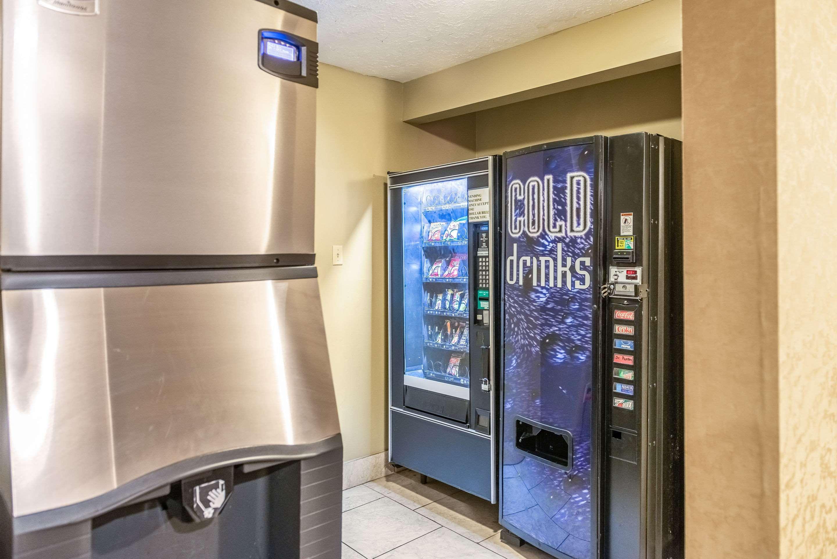 Quality Inn & Suites Seville Экстерьер фото