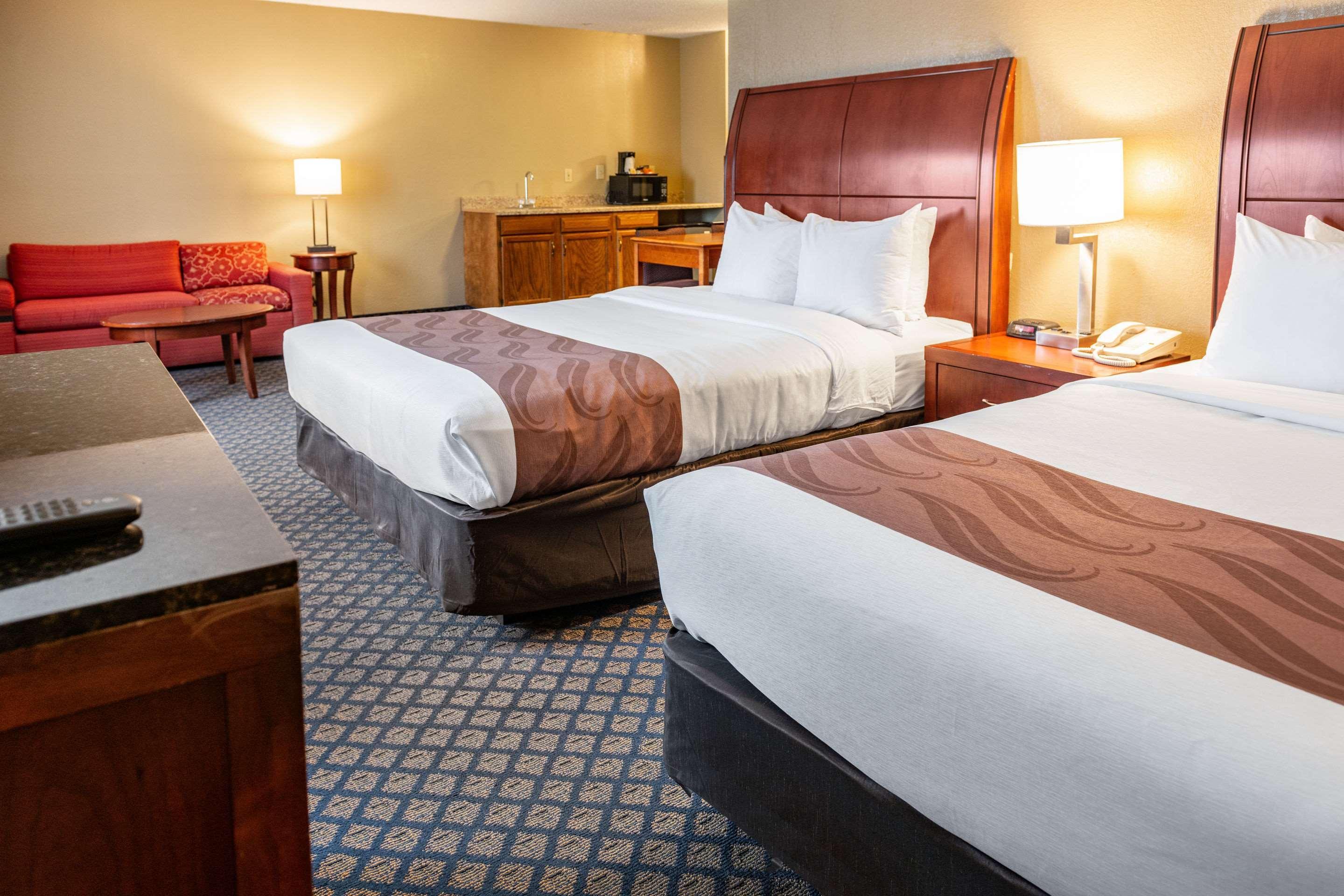 Quality Inn & Suites Seville Экстерьер фото