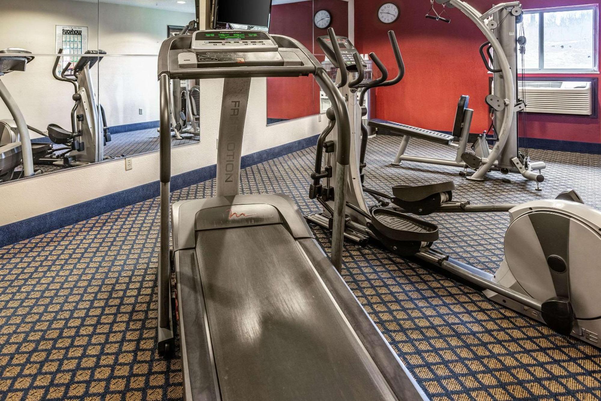 Quality Inn & Suites Seville Экстерьер фото