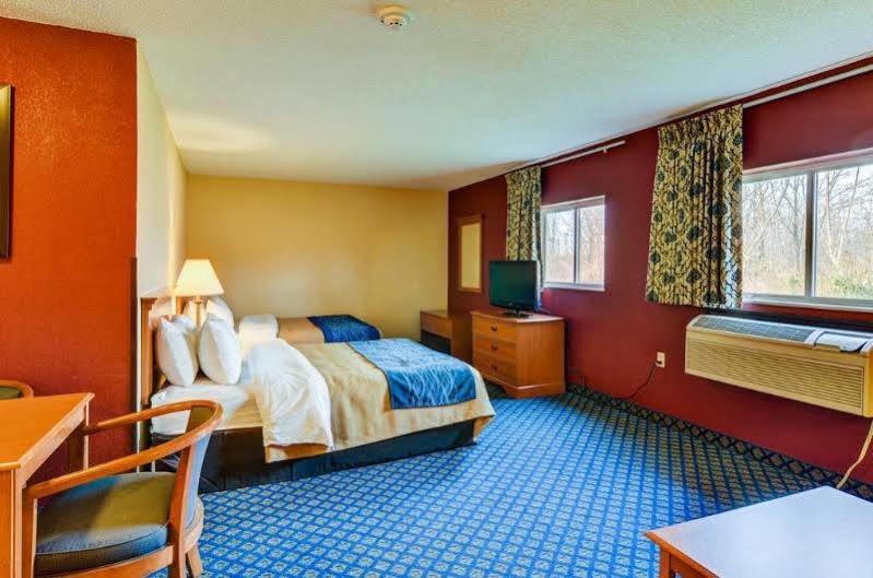Quality Inn & Suites Seville Экстерьер фото